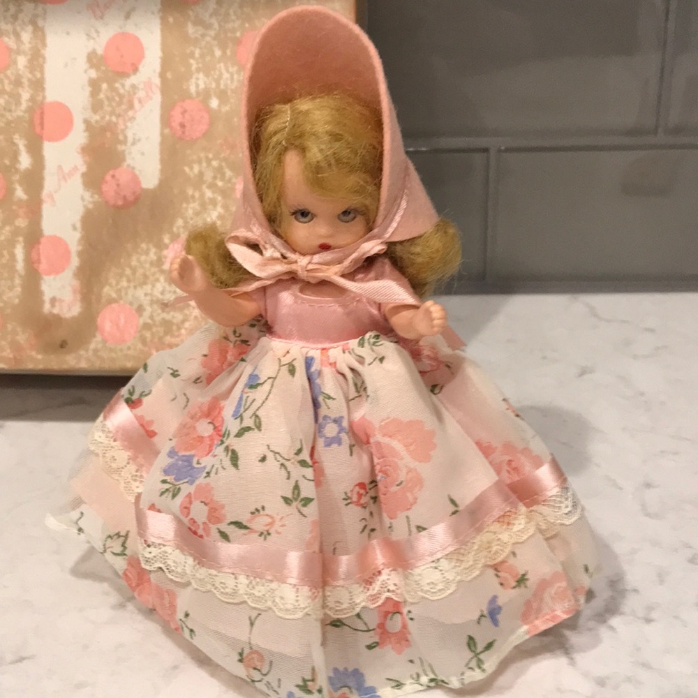 Vintage Nancy Ann Storybook Doll.